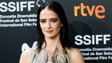 Eva Green Humiliated by Text Messages in Cuckoo。